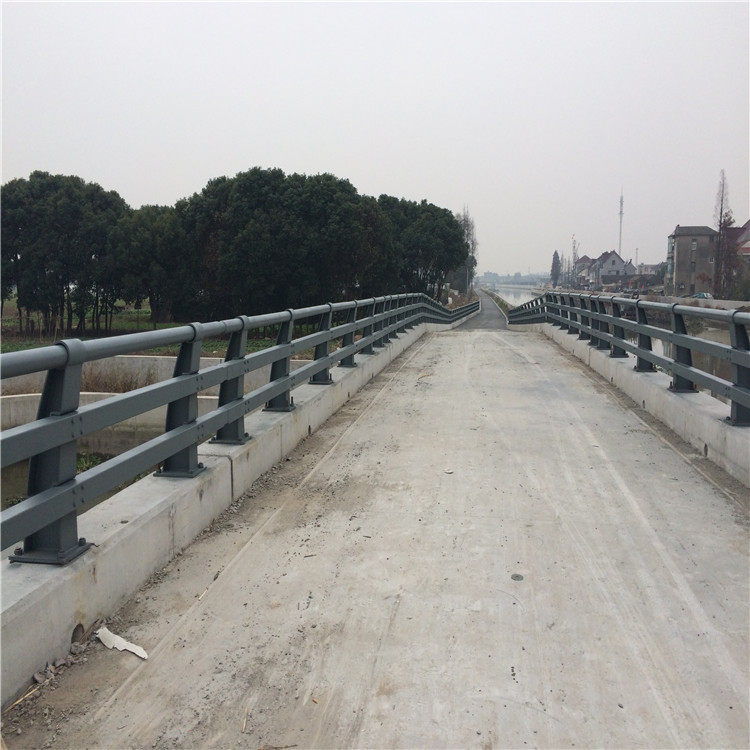 橋梁護欄，橋梁欄桿